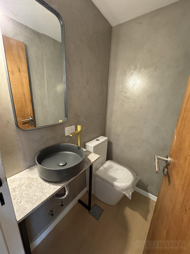 Impecable Casa En Venta A Estrenar , Reciclada A Nuevo, En Excelente Zona Acassuso.