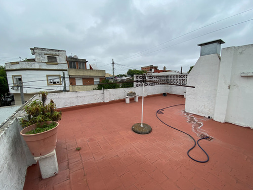 Oportunidad De Casa En Parque Avellaneda