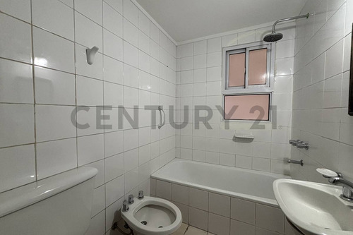 Venta - Departamento De 4 Ambientes En Flores Con Balcón Y Patio