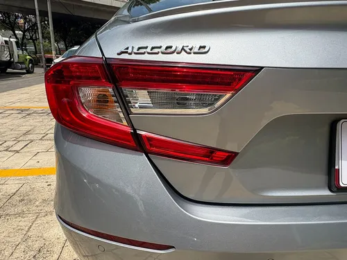 Honda Accord 2.0 Touring At