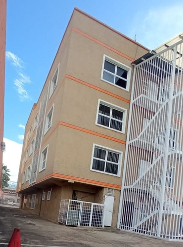 Imagen 7 de 16 de Edificio Centro Empresarial Teramo , Av. Ppal. Lechería, Sector El Peñonal, Lechería - Edo Anzoátegui.