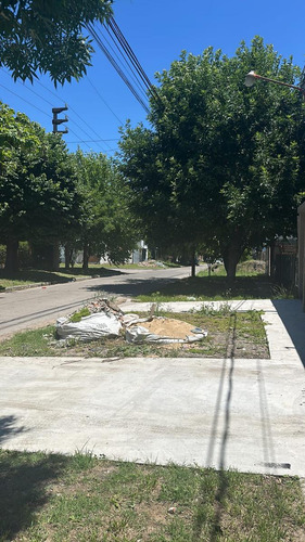 Casa En Venta En La Plata, Tres Dormitorios.