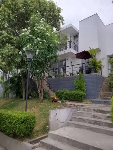 Arriendo Casa 2 Pisos, 3 Alcobas, 2 Baños