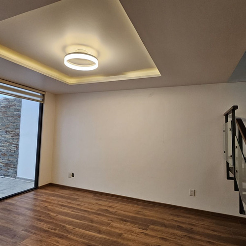 Rento Mo0derna Residencia En Contadero