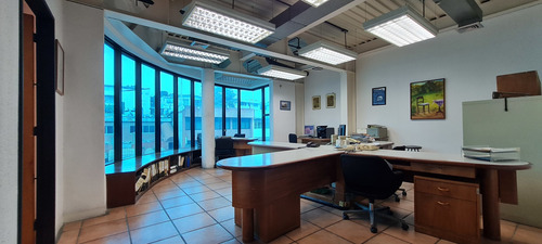 Imagen 16 de 27 de Vendo Edificio Comercial 900m2 Prados Del Este 0242