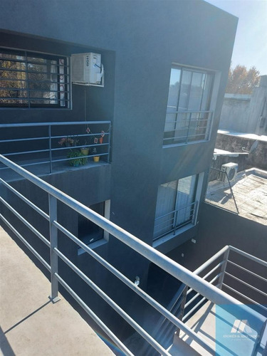 Venta Local Y Oficinas, 470 Mts²