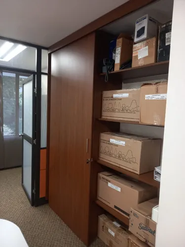 Oficina Ubicada Estratégicamente En La Avenida El Poblado En El Edificio Block Centro Empresarial