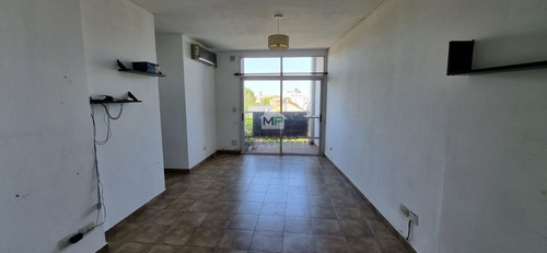 Imagen 3 de 17 de Ideal Inversión O Vivienda - Ambientes Amplios - Vista Abier