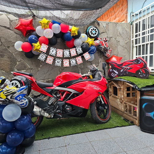 Muy Cuidada Moto Deportiva Rápida Y Buen Manejo