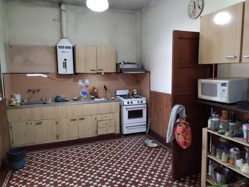 Casa Muy Amplia En Excelente Zona, Buen Estado, Nuevas Condi