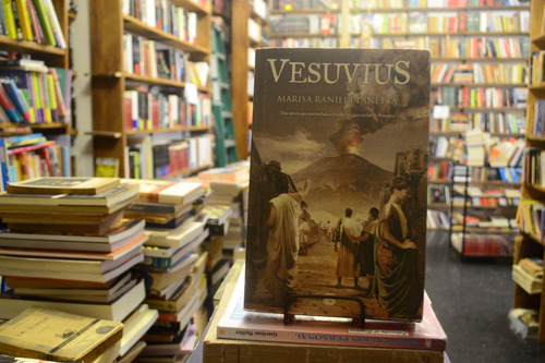 Vesuvius. Marisa Ranieri Panetta. (Usado)