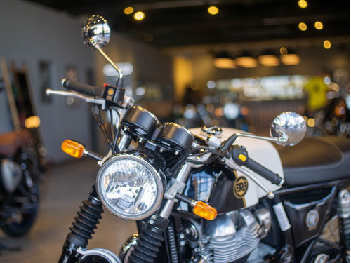 Royal Enfield Continental 650 Dux Deluxe