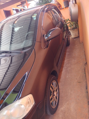 Imagem 6 de 7 de Volkswagen Fox 2010 1.0 Vht Trend Total Flex 3p 1544 Mm