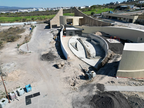 Terreno De 718m² Colindante A Campo De Golf, Clúster De Solo 38 Lotes, Zibatá, Qro. Am