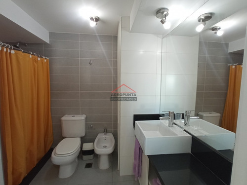 Apartamento En Oportunidad Península, 2 Dormitorios *- Ref: 2941