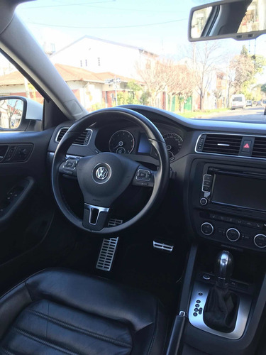 Imagen 7 de 12 de Volkswagen Vento 2.0 Sportline Tsi 200cv Dsg 2014