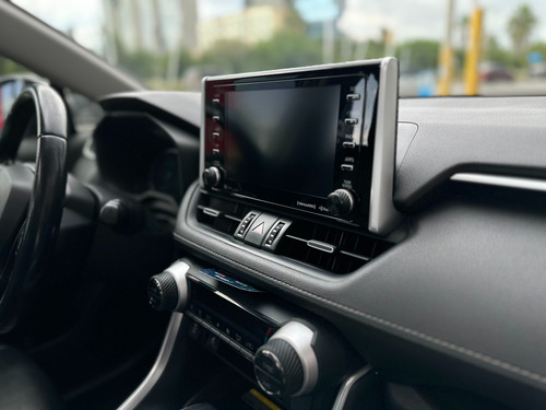 Toyota RAV4 LIMITED HV 2019