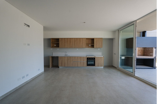 Townhouse En Alquiler En Luciérnagas 5 Ambientes