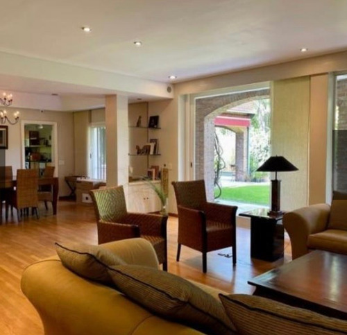 Casa En Alquiler 7 Ambientes En Martinez