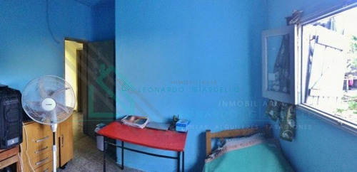 Imagen 7 de 16 de Colonia - Casa De Buena Construcción Sobre Avenida.- Ref: 882
