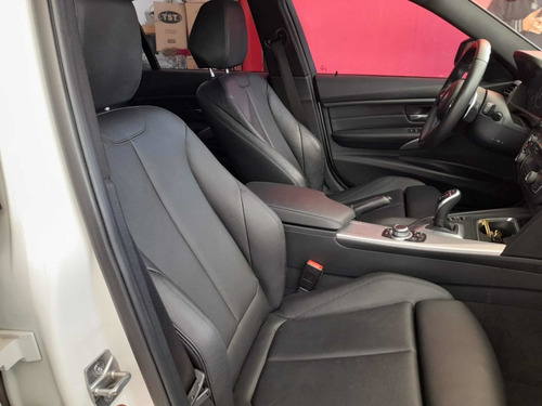 Imagen 11 de 13 de Bmw Serie 3 3.0 335i Sedan M Package At 306cv 2013