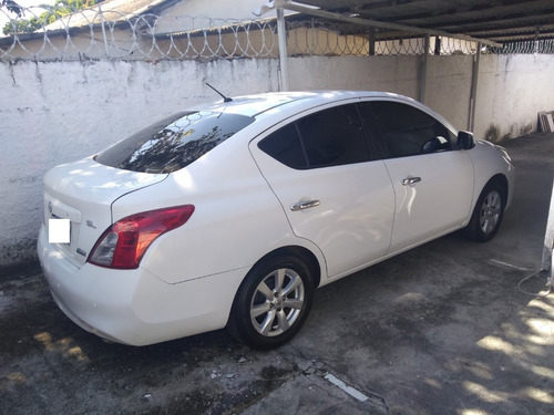 Versa 2014 Sl Segundo Dono