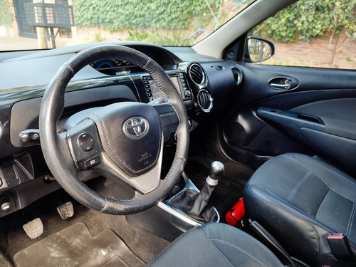 Toyota Etios 1.5 Platinum 4 p