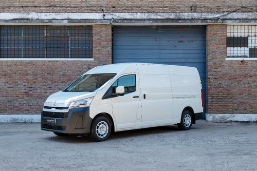Toyota Hiace 2.8 Tdi Furgón 6at L2h2 3a 5p