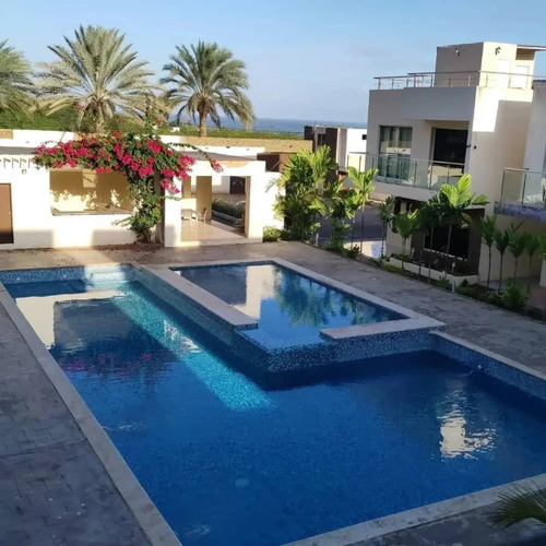 Imagen 2 de 20 de Townhouse En Guacuco Con Vista Al Mar Conjunto Costa Blanca Margarita