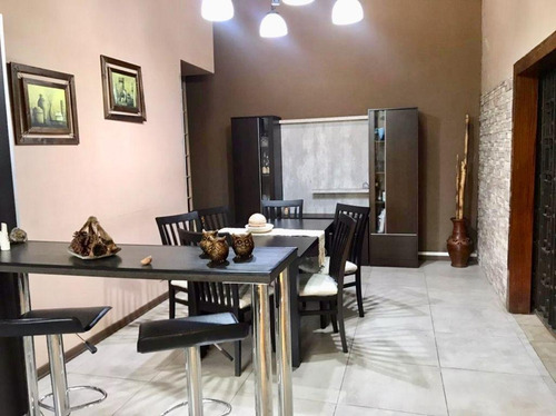 Imagen 4 de 10 de Casa 3 Amb/ En Venta/ Isidro Casanova