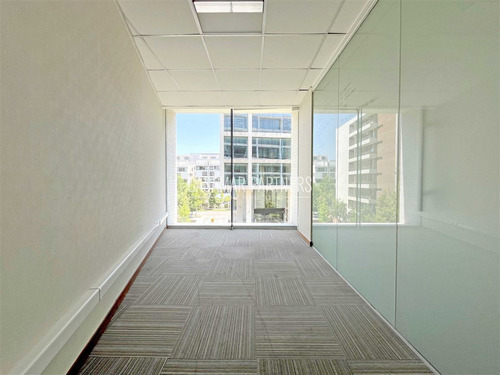 Gran Oficina En Arriendo Privado Y Sala De Reuniones