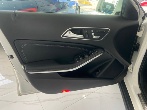 Mercedes-Benz Clase GLA 1.6 200 Cgi Sport At