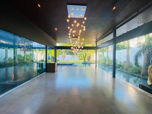 | Amplia Casa Residencial, En Venta. |