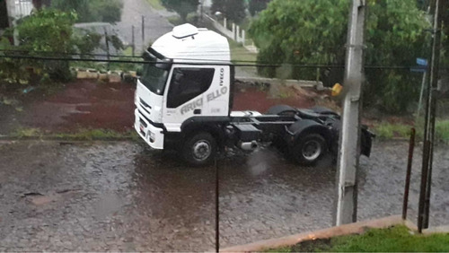 Imagem 2 de 7 de Iveco Stralis