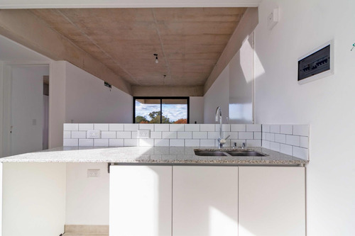 Excelente Departamento A Estrenar 2amb Con Amplio Balcón