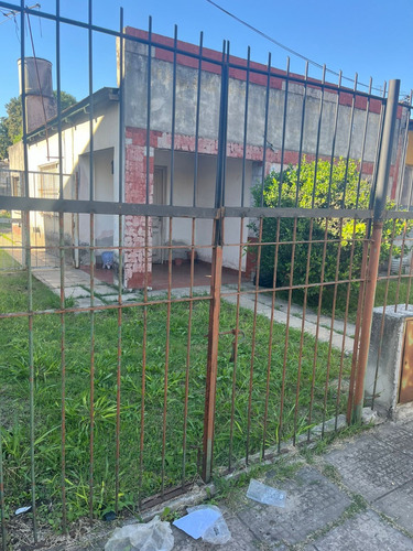 Casa En Venta Moron-castelar