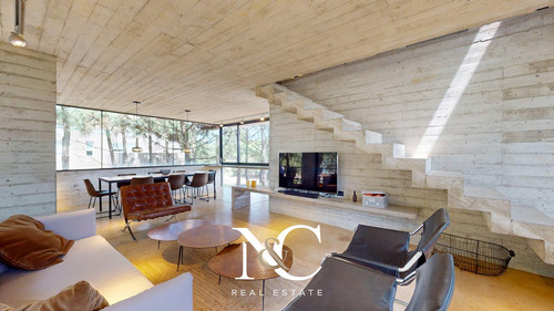 Casa En Venta En Costa Esmeralda, A Metros Del Mar