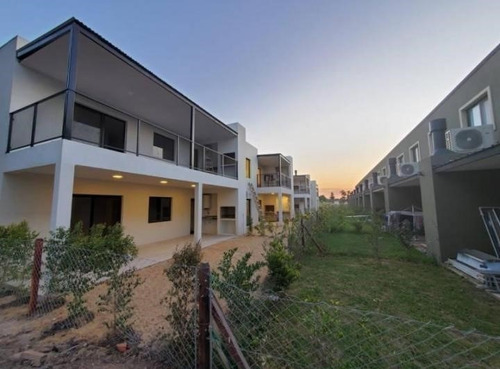 Imagen 5 de 14 de Departamento En Venta Ubicado En Cañada Village Ii, Los Arces, La Cañada De Pilar, Pilar