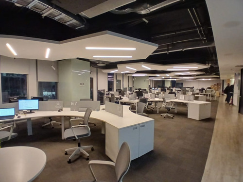 Excelente Oficina Habilitada Y Planta Libre De 325 M2