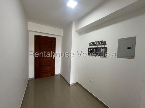 Estefani Salon Vende Hermoso Apartamento Al Oeste Centro Barquisimeto/lara/25-21398