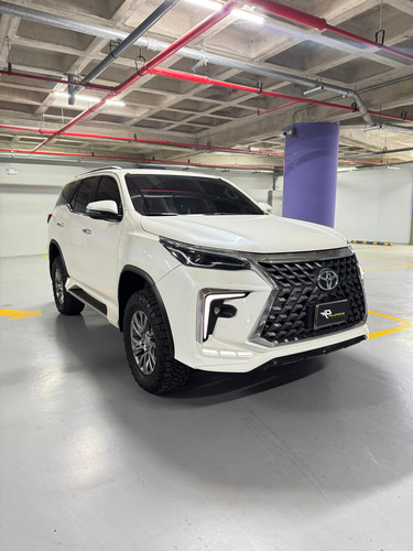 Toyota Fortuner Trompa Lexus 2022