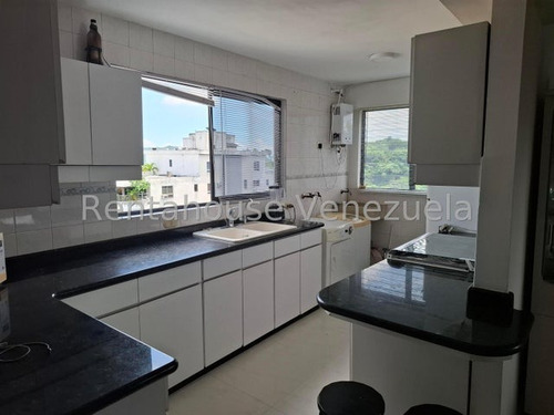 Rz Vende ¡tu Oasis Urbano Te Espera! Relájate En Este Tranquilo Apartamento Con Balcón Privado Y Disfruta De La Comodidad En Medio De La Ciudad. ¡no Dejes Pasar Esta Joya! 25-19434 May22