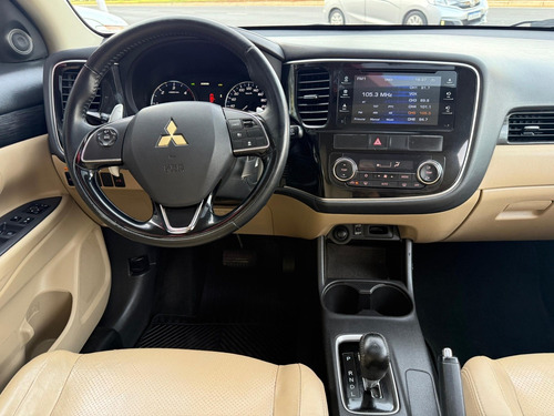 Mitsubishi Outlander 2.2 MIVEC DI-D DIESEL HPE-S AWD AUTOMÁTICO