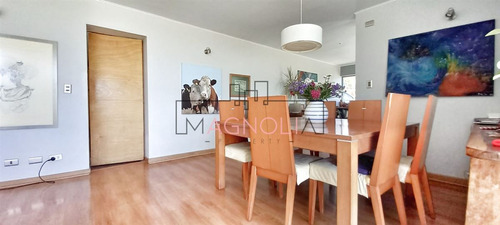 Casa En Venta De 5 Dorm. En Limache