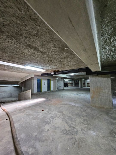 Edificio Comercial En Venta 3.400 M2 - Urb. Las Mercedes