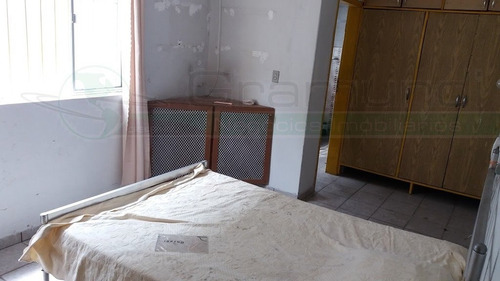 Casa Térrea Para Venda, 3 Dormitório(s), 214.0m² - 5033