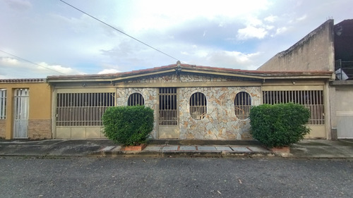 Casa En Venta En La Esmeralda Jm 5715431