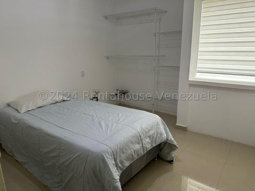Dennymar, Vende Apartamento Amoblado En Urb Priv Al Este De La Ciudad, Conectado A Planta, Areas Sociales, 2hab, 2baños, Ambientado Para Brindar Total Confort Para Vivir Y Descansar, Contáctame B4b5b4