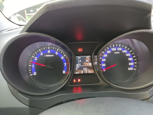 Imagem 10 de 15 de Hyundai Hb20 2015 1.0 Comfort Plus Flex 5p