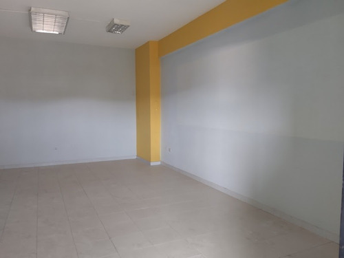 Venta Oficina En C.c. Dinastía Av. Valencia Naguanagua. / Rai/blk2